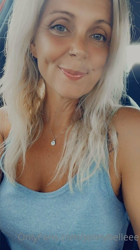 jennybelleee onlyfans boobs