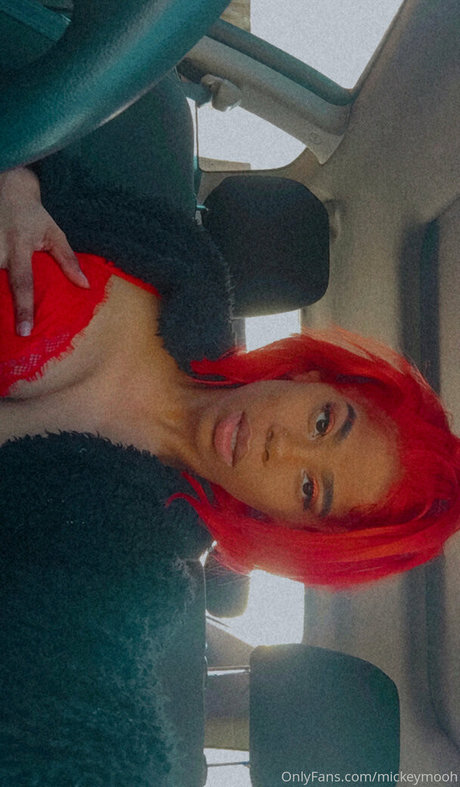 busty brunette onlyfans pornos capture