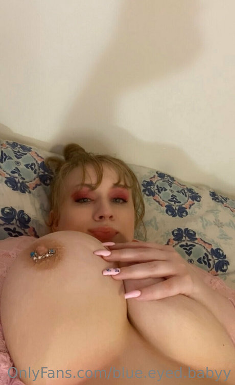 blue eyed babyy onlyfans de