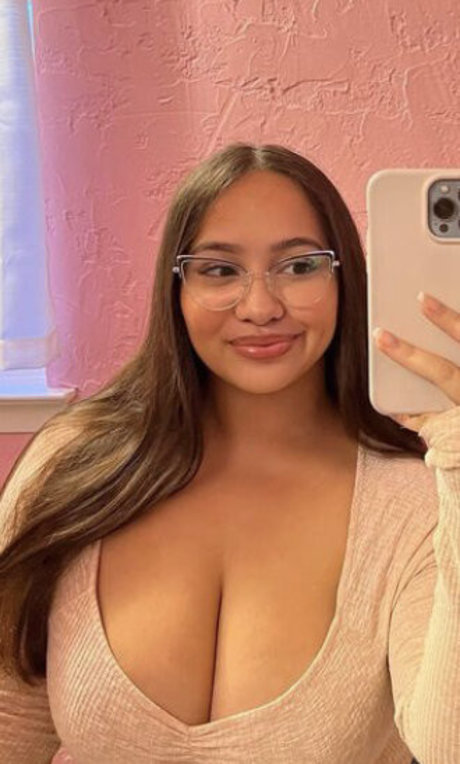 Ellie Johnston onlyfans nude pictures