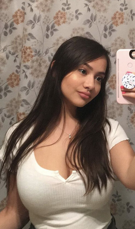 Ellie Johnston onlyfans keak