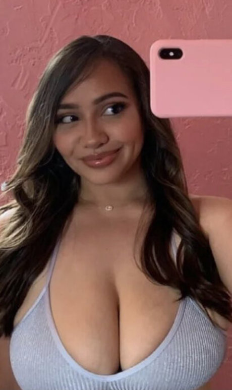 Ellie Johnston onlyfans