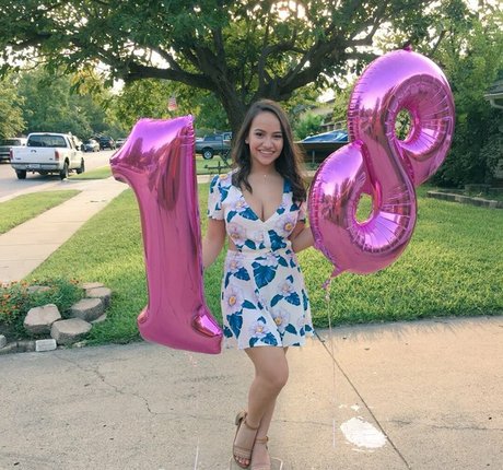 Ellie Johnston only fans pic