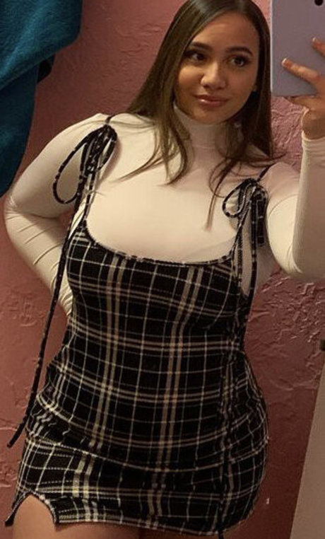 Ellie Johnston onlyfans leak