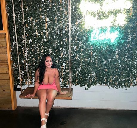 Ellie Johnston feet onlyfans