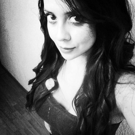 Jezz Angeles topless onlyfans