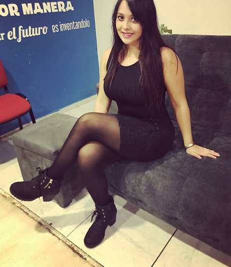 Jezz Angeles onlyfans model photo