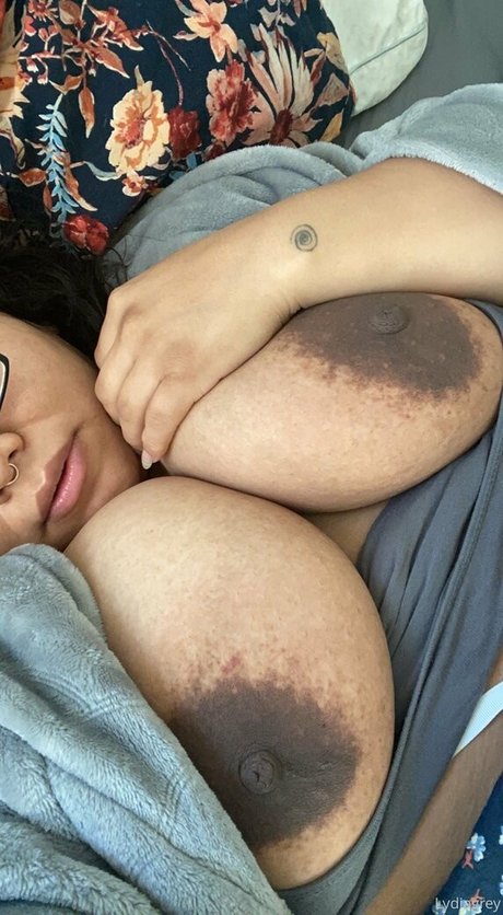 lydiagreyy only fans leaked