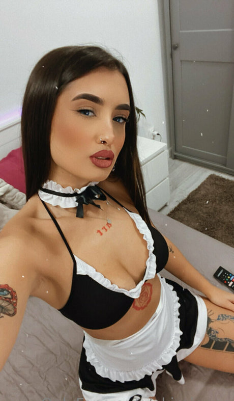 akirajones onlyfans striptease