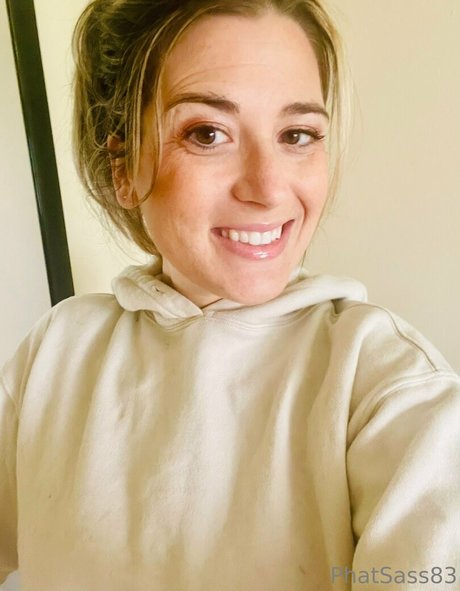 clever belle5  portrait