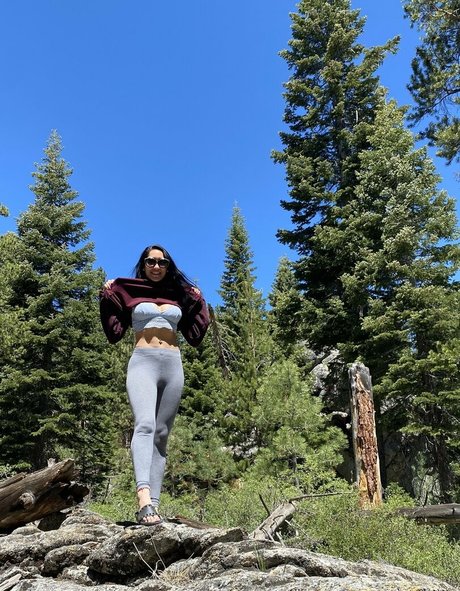 chloeamourfree onlyfans leak ass