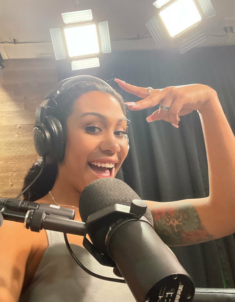 thatonegirlmikeyvlogs onlyfans nude photos