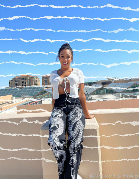 thatonegirlmikeyvlogs onlyfans leak porn