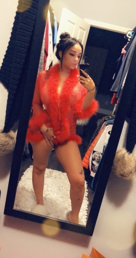 Prettygirlissues only fans nude