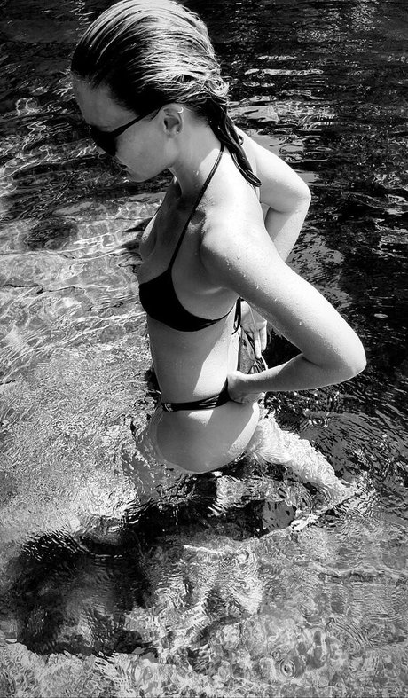 Bar Refaeli onlyfans striptease