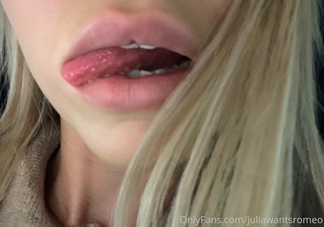 julianawantsromeo onlyfans nude content
