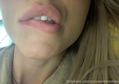 julianawantsromeo onlyfans photo
