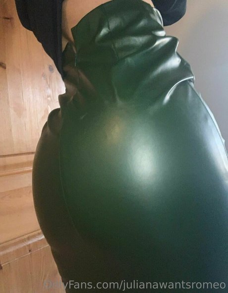 julianawantsromeo onlyfans model photos