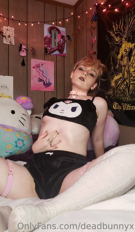 deadbunnyx onlyfans striptease