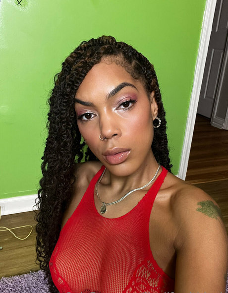 leahsade onlyfans leak free