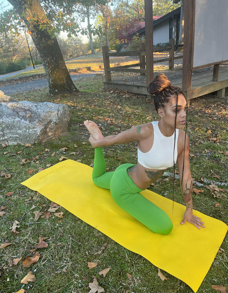 leahsade nude porn onlyfans