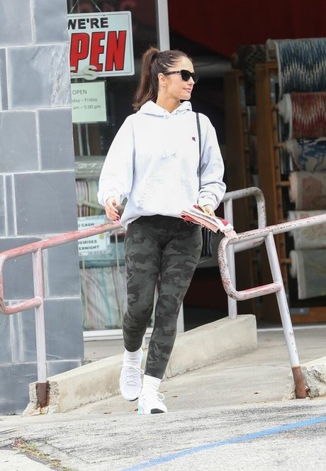 Minka Kelly onlyfans nudes leaks