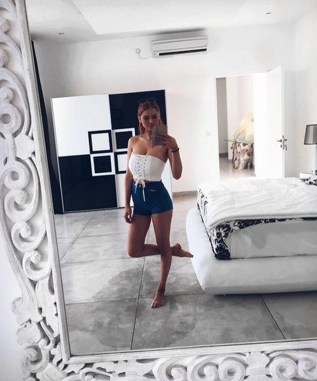 Alyssa Randall onlyfans explicit content