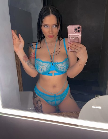 Julia Cher Alias Julia Connors onlyfans leajs