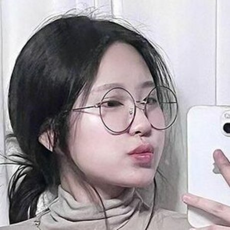 w__0 0__n onlyfans topless