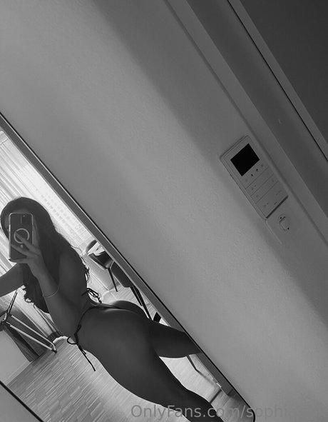 lilloi only fans content