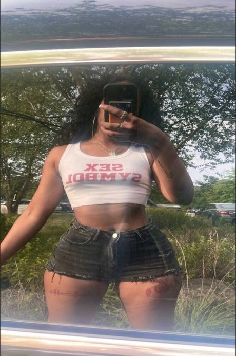 AishaaaMarie onlyfans nude pics