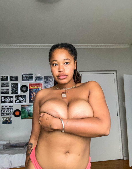 arielcosmo free onlyfans