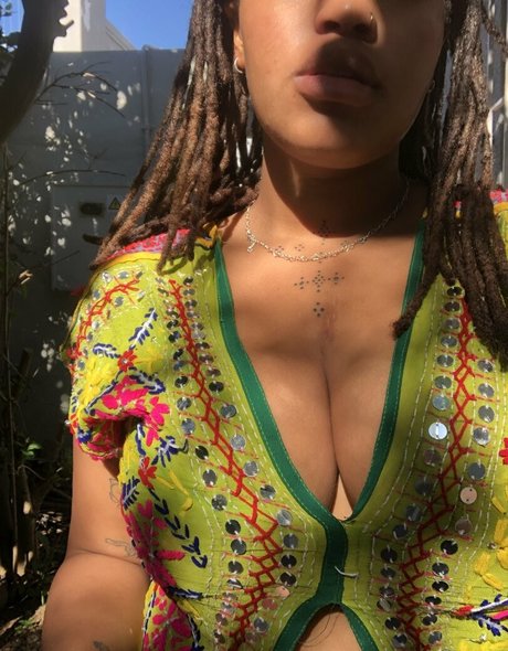 arielcosmo onlyfans content type