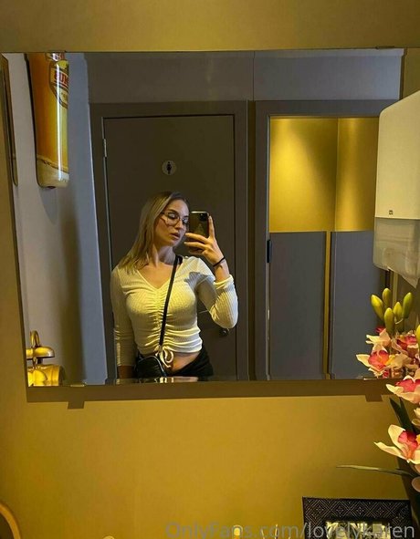 karen tang desnuda onlyfans