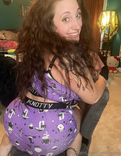 hippyvixxen naked onlyfans leaks