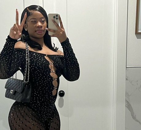 Yazmynswrld onlyfans.