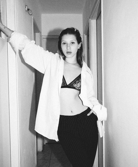 Roni Zouler onlyfans leak free