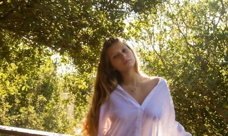 Roni Zouler onlyfans strip tease