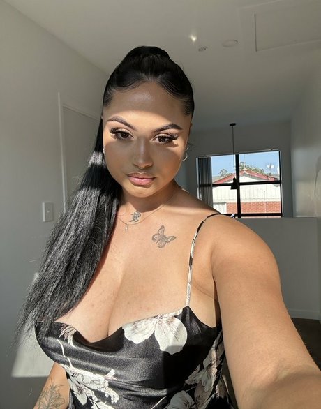 taylaraywhite onlyfans strip tease