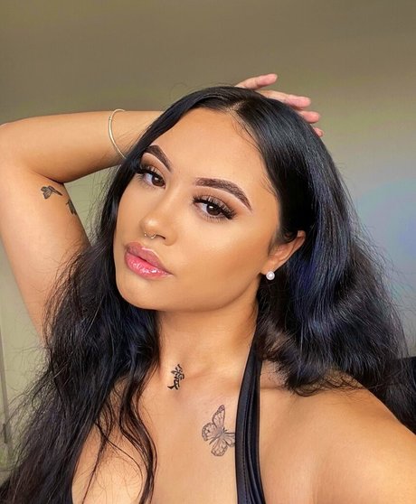 taylaraywhite onlyfans boobs