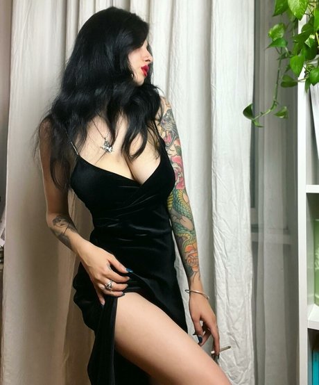 Inkedsmokinggirl leaks onlyfans