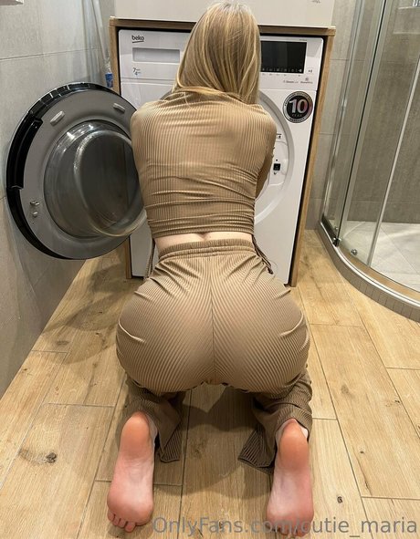 cutie kira strip onlyfans