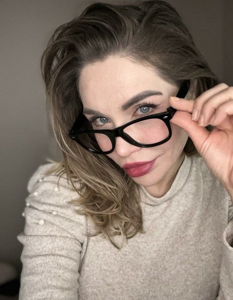 elizabethh1987  view