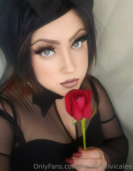 frauleinvivicalee onlyfans nude leaked