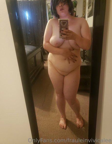 frauleinvivicalee onlyfans naked leaks