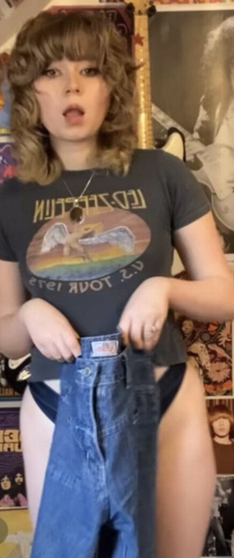 Issy Allen onlyfans sex tape