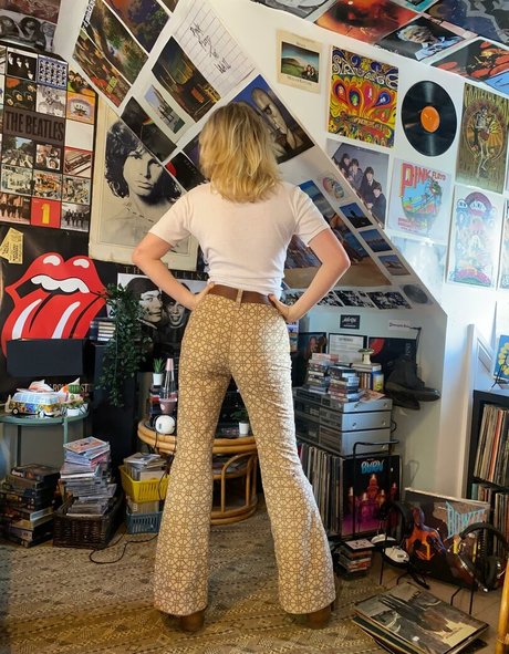 Issy Allen onlyfans leak ass