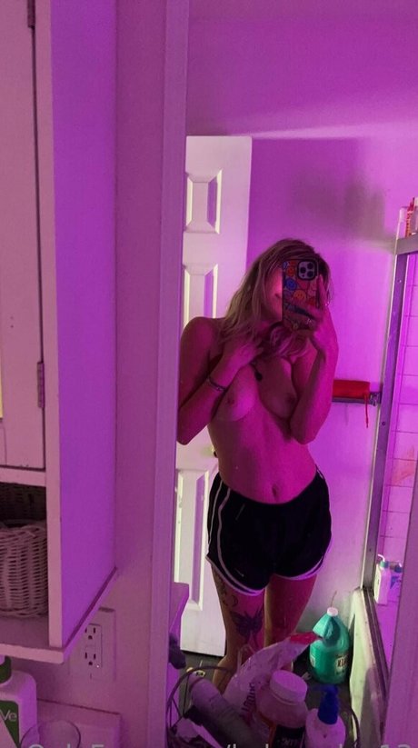 curvy onlyfans free naked illustration