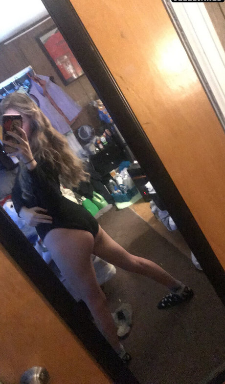 Alyssa Bryanne topless onlyfans