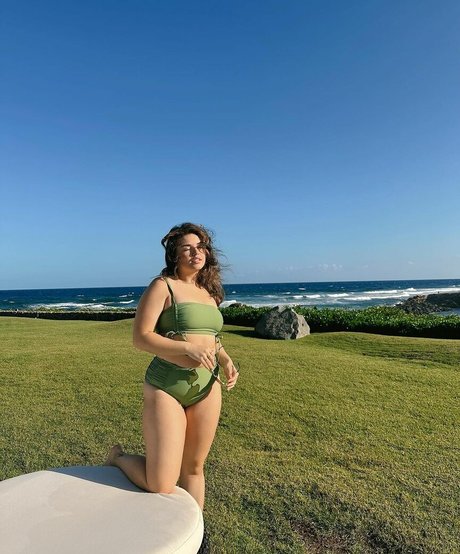 Alondra Larson naked onlyfans pics